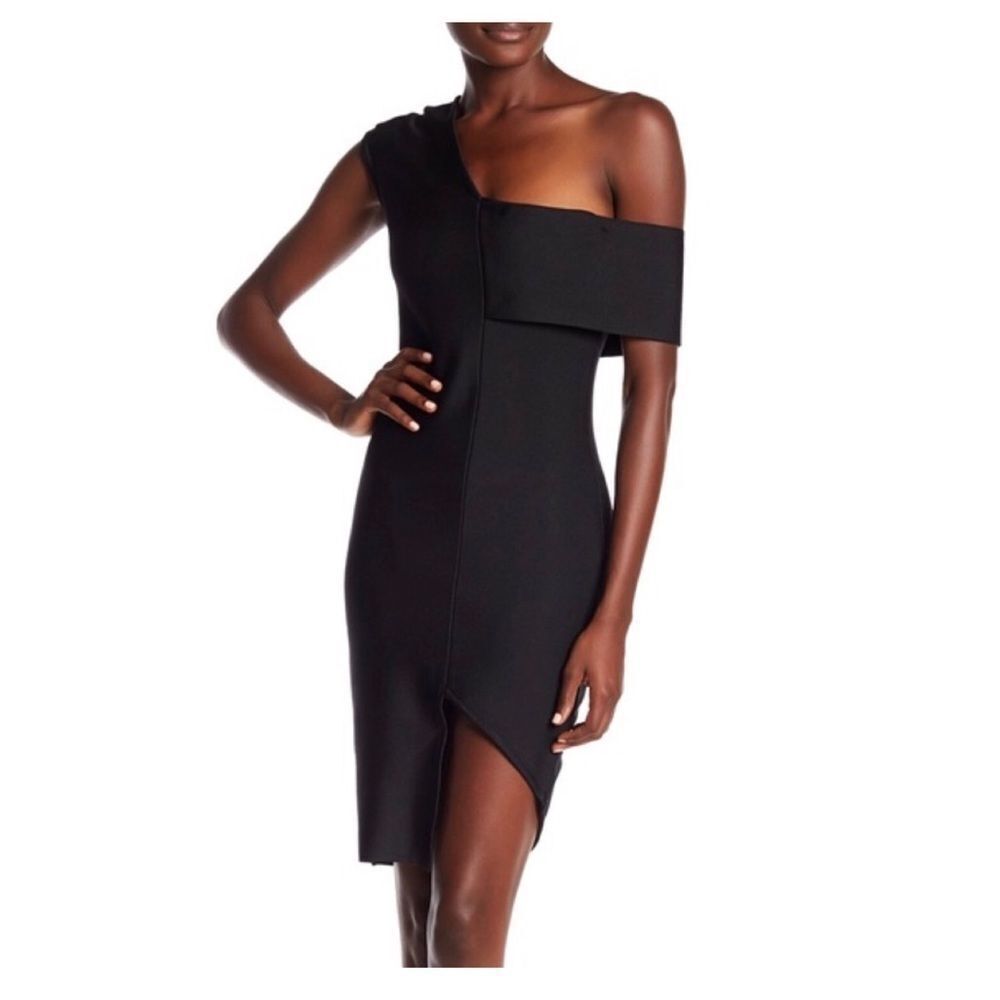 Few Moda off the shoulder asymmetrical body-con dark blue size L